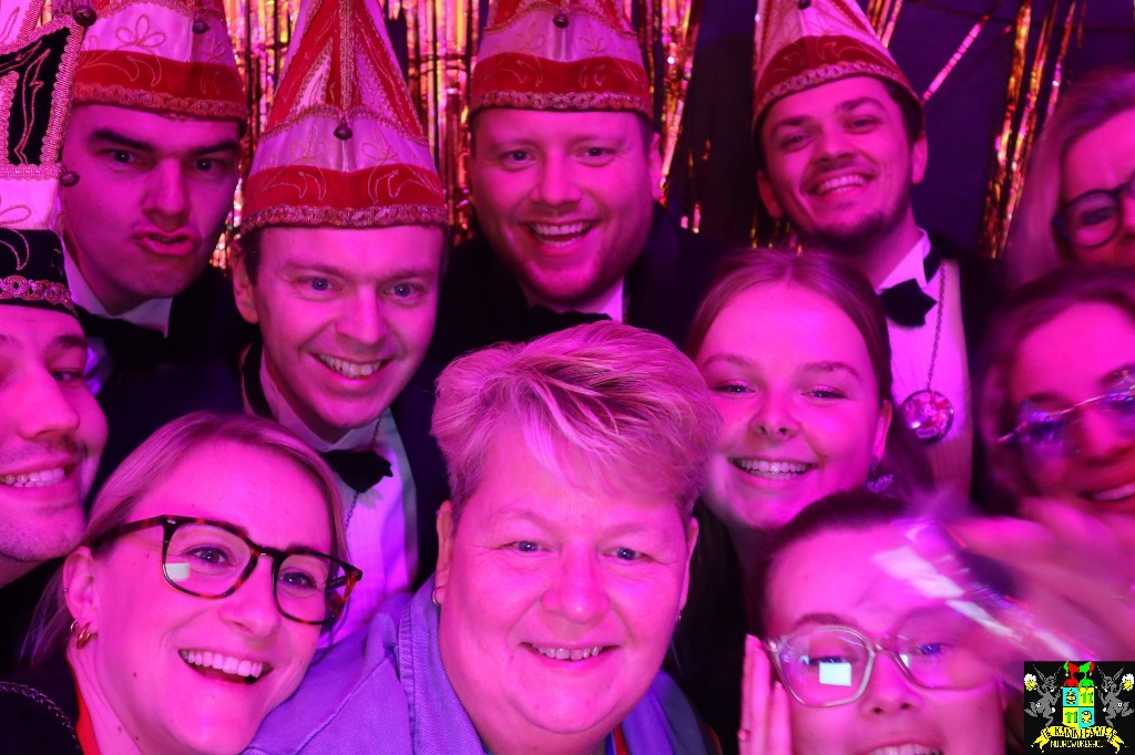 ../Images/Jeugd Opwarmbal Photobooth 360.jpg